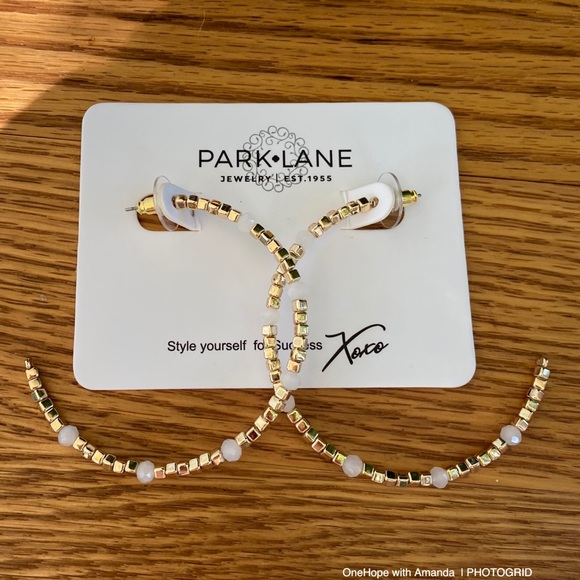 Earrings - Picture 4 of 11